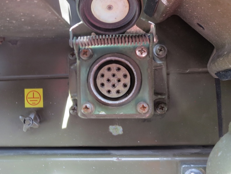 Datei:NATO Steckdose.jpg