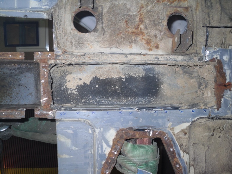 Datei:UvH Freilegen Querträger 21.JPG