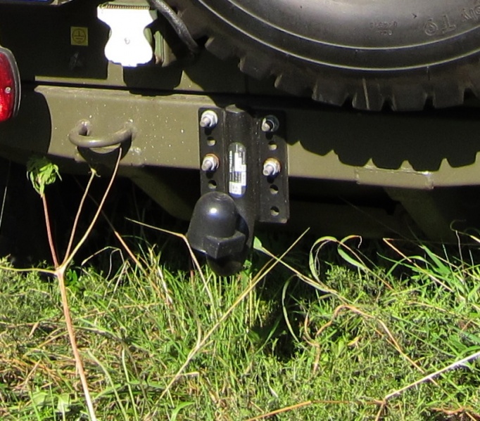 Datei:Kugelkopf Anhängerkupplung.jpg